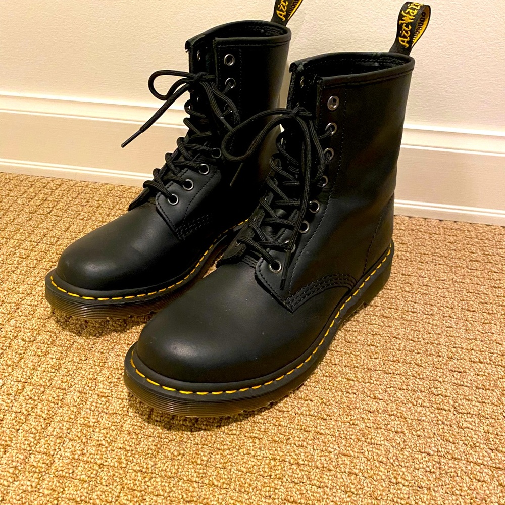 Dr. Martens 1460 8 eye boots